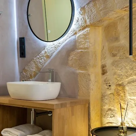 Monk Apartmán